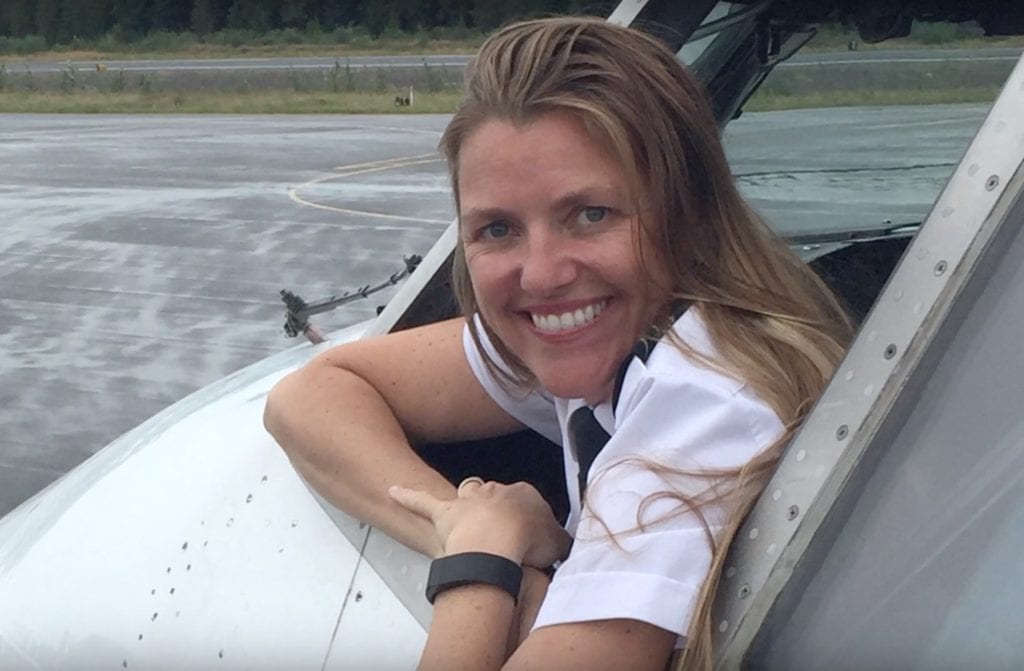 Airline pilot donates kidney to suffering coworker saves her life