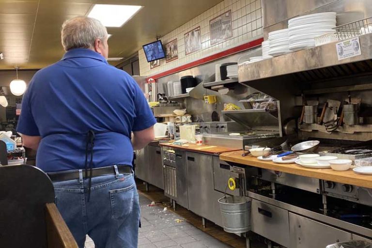 Waffle house employee left on his own before customers jump to help