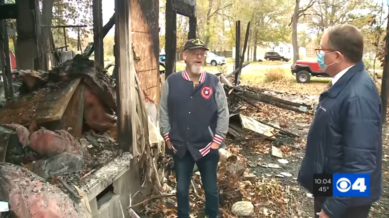 Veteran, age 70, runs into burning home to save his neighbors