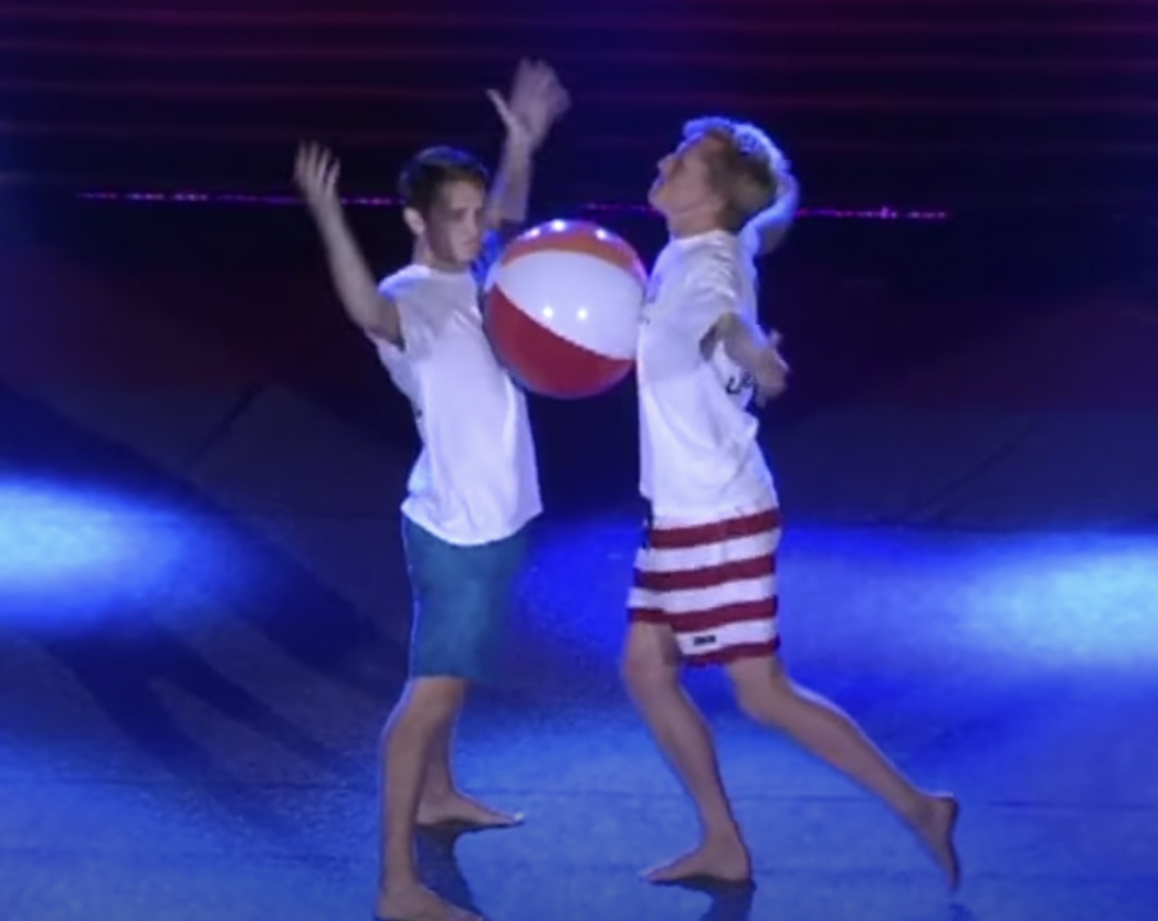 Teen beach ball ballet leaves crowd howling