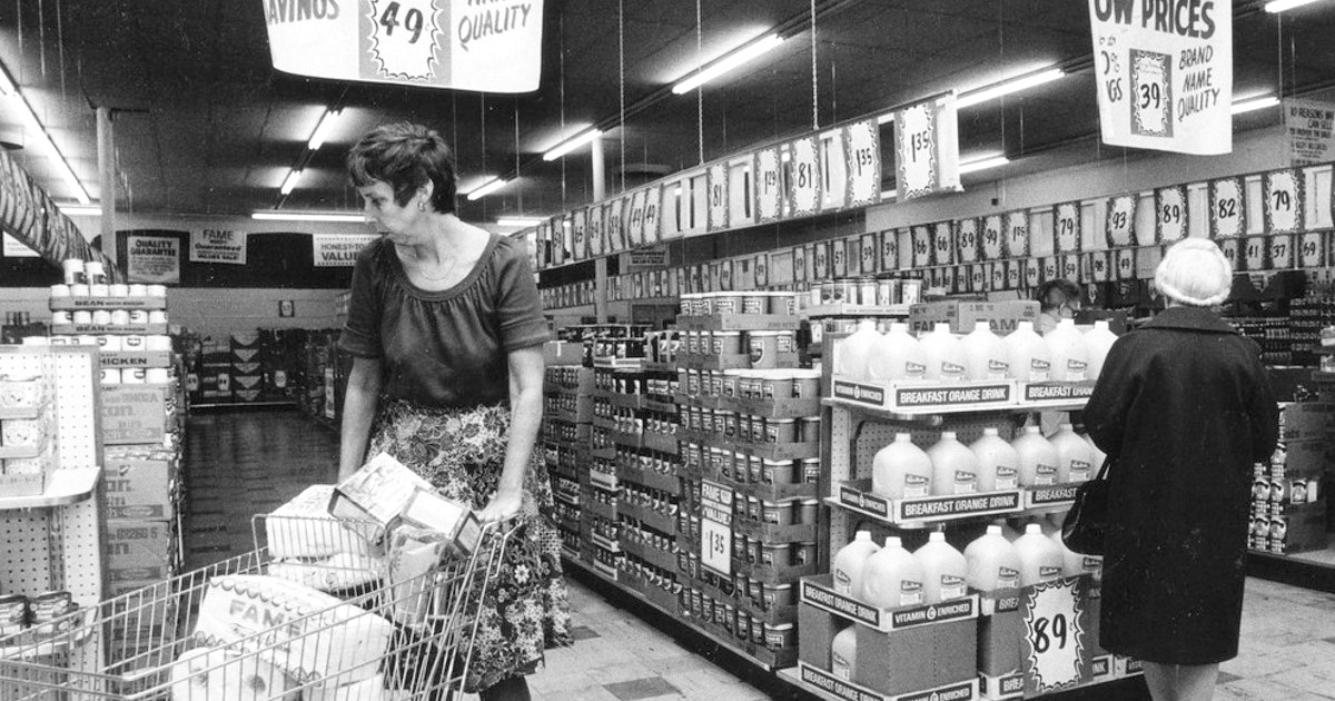 30 vintage pics of grocery stores that are beyond captivating