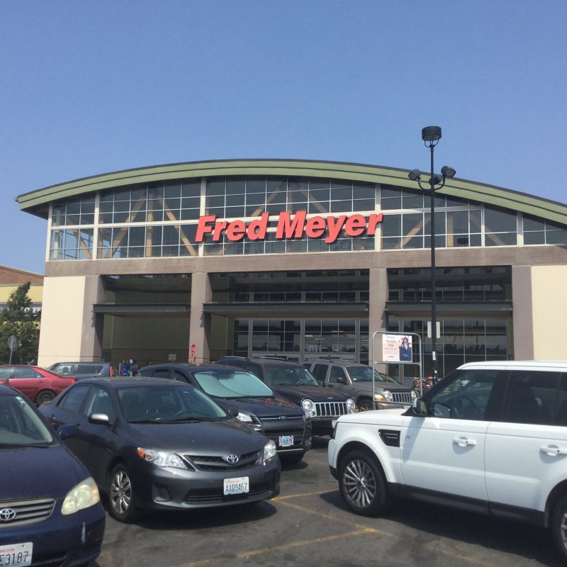 Cashier steps in after woman on phone tries to purchase gift cards