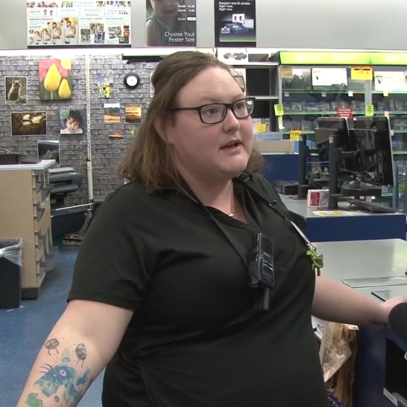 Cashier steps in after woman on phone tries to purchase gift cards