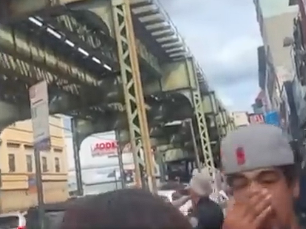 Man leaps from subway tracks onto building rooftop in daring attempt to ...