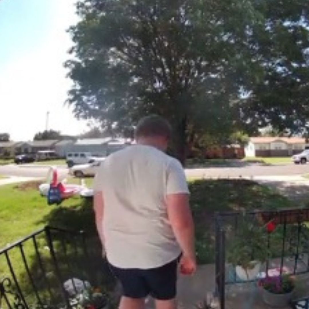 Boy knocks on door and asks neighbor a question that breaks hearts